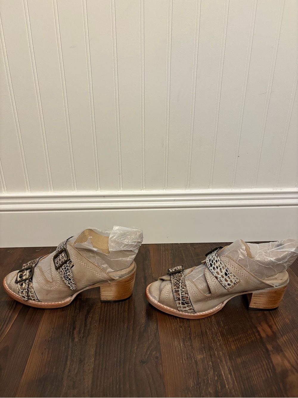 Freebird by Steven Caprice Leather Snakeskin Buckle Sandals Size 7 NWOB - Picture 6 of 11